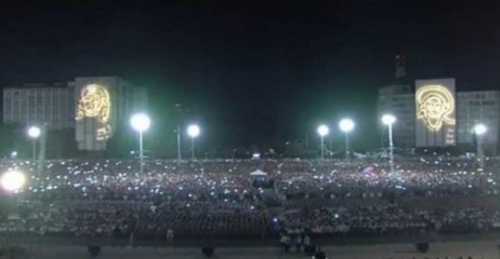 Havana'da yüz binler 'Ben Fidel'im' dedi