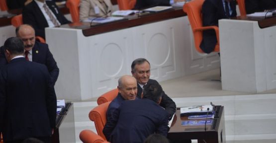 HDP, Kılıçdaroğlu'nu alkışladı, Bahçeli'yle tokalaştı