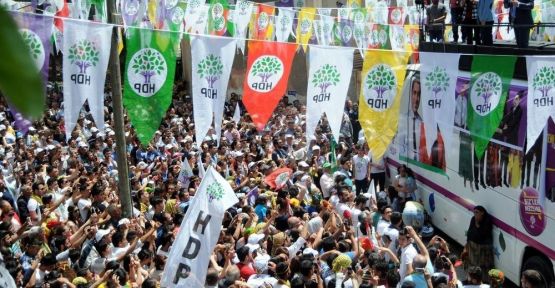 HDP mitingi: Bıçak kemiğe dayandı abe