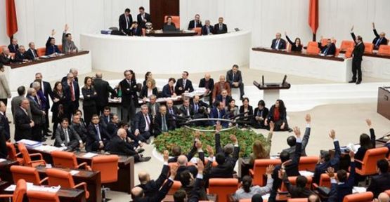 HDP ve CHP mecliste oturma eylemi başlattı