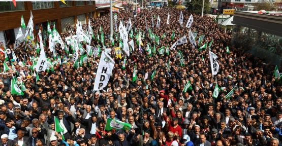 HDP'li adaylardan ziyaret ve miting