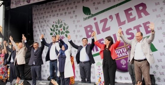'HDP'nin zaferi 90 yıllık zulme karşı halkın cevabı'