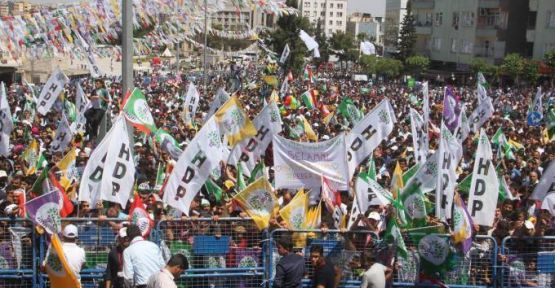 'HDP'ye oy verin; barış duvarında tuğlanız olsun'