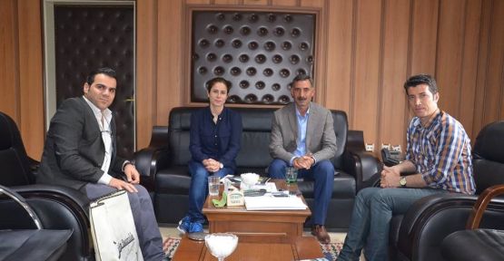 Heyeta YNK’ê hat serdana Şaredariya Sûrê