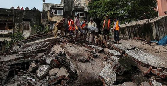 Hindistan'da bina çöktü: 11 ölü