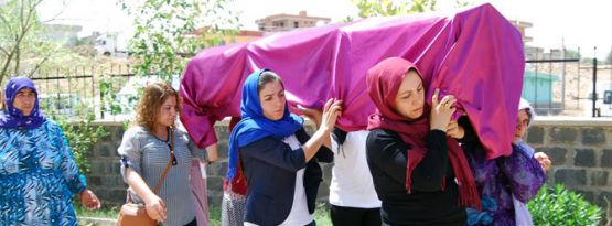 İdil'de katledilen 2 kadının cenazesi toprağa verildi