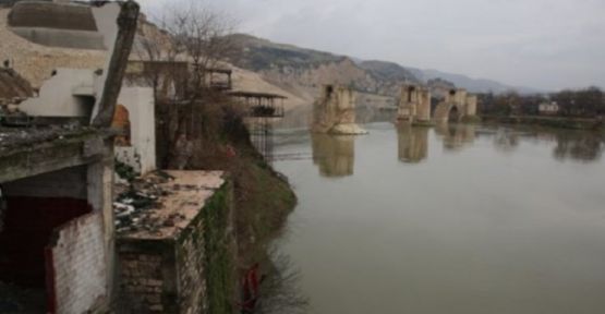 Ilısu Barajı, Hasankeyf'i boğuyor...