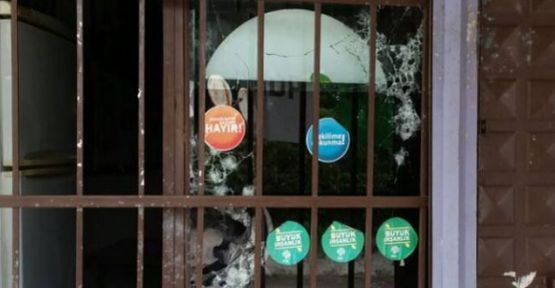 İskenderun'da HDP binasına silahlı saldırı