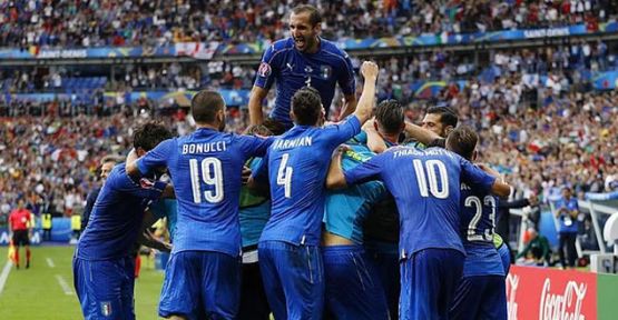 İspanya'yı 2-0 yenen İtalya çeyrek finalde