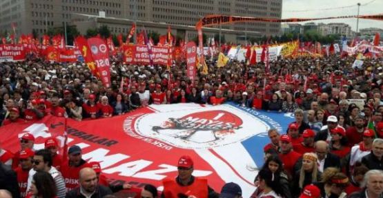 İstanbul: 10 binler 1 Mayıs'ı kutlamak için Bakırköy'deydi
