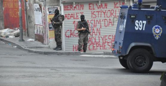 İstanbul'da 26 ilçede polis baskınları