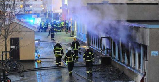 İsveç'te cami kundaklandı