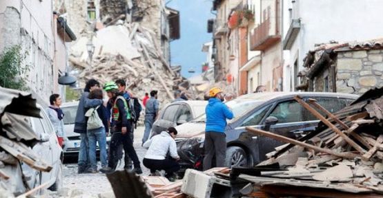 İtalya'da 6.2 büyüklüğünde deprem