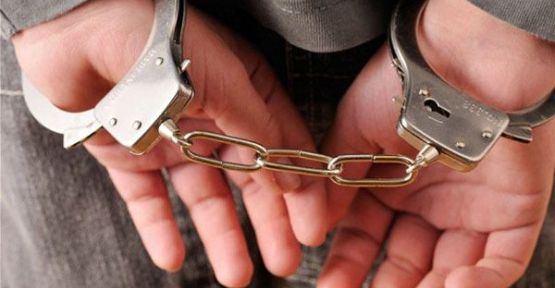 İzmir'de 3 kişi tutuklandı