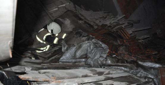 İzmir'de ev çöktü: 1 yaralı