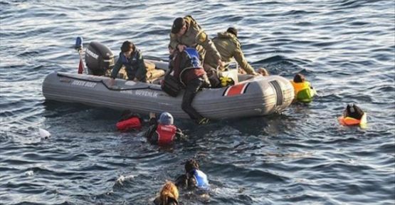 İzmir'de göçmenleri taşıyan tekne battı: 10 kişi kayıp 