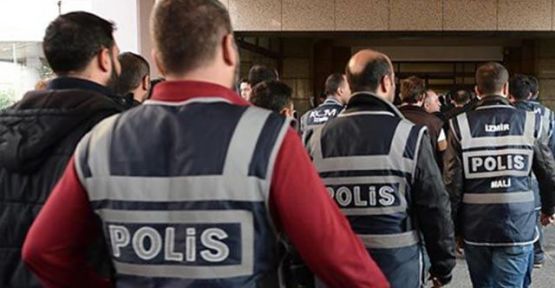 İzmir'deki 'paralel yapı' operasyonu: 36 kişiden 17'si tutuklandı