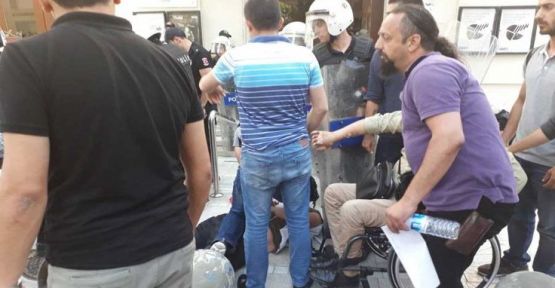 Kadıköy'de darbedilerek gözaltına alınan öğrenciler serbest bırakıldı