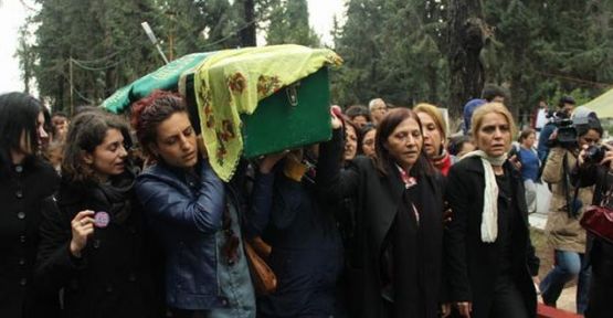 Kadınlar Özgecan Aslan'ı uğurladı