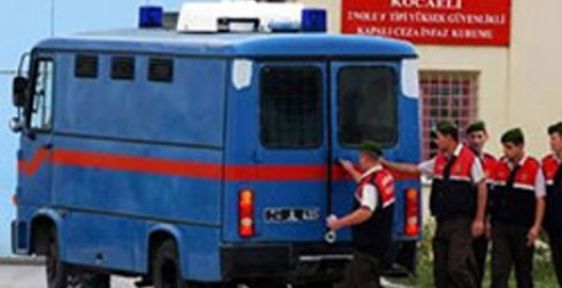 Kardeş tutsaklara ring işkencesi