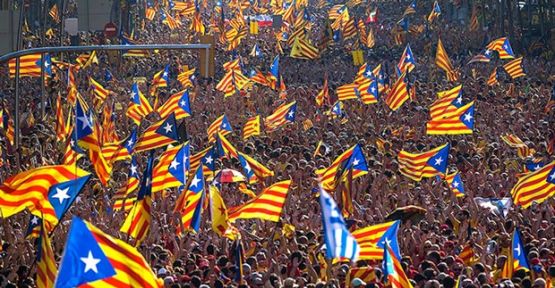 Katalan parlamentosu bağımsızlık ilan etti