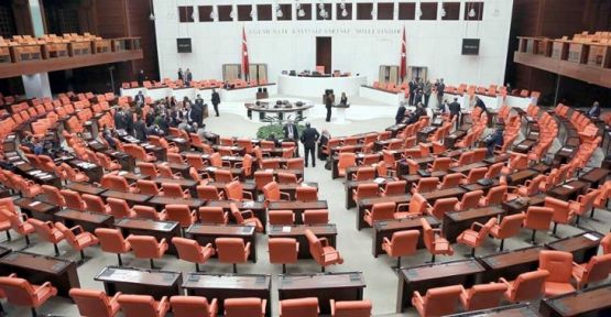 Katar tezkereleri Meclisten geçti