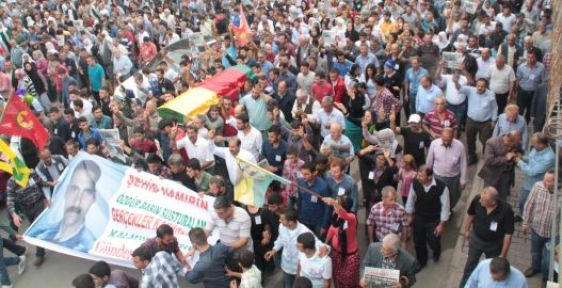 Katledilen basın emekçisi Kadri Bağdu'yu on binler uğurladı