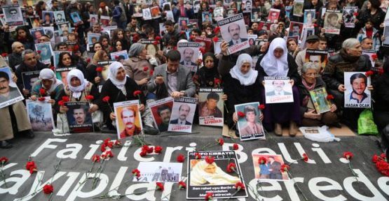 Kayıp yakınlarının eyleminde AKP protestosu