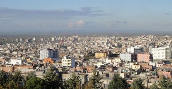 Kilis kent merkezine Suriye'den 3 roket atıldı