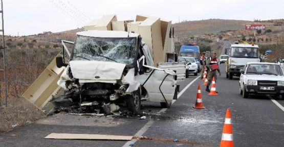 Kızıltepe'de trafik kazasında 3 ölü, 9 yaralı