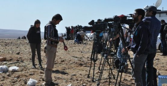 Kobani'ye son 5 saat içinde 89 gazeteci geldi