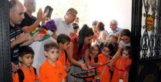 Kürtçe okullar kapatıldı