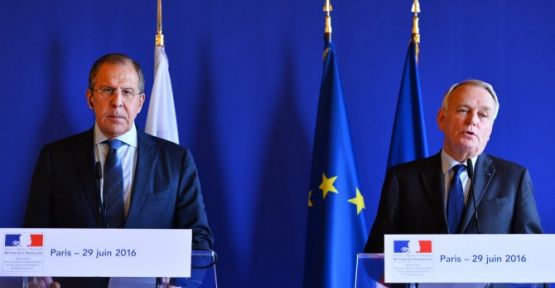 Lavrov ve Ayrault, Suriye'deki son durumu konuştu 