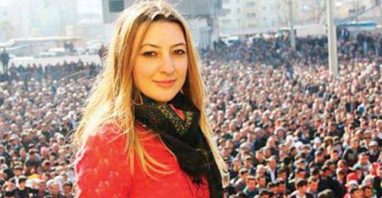 Leyla İmret: Cizre'de evler yıkılmış, yakılmış durumda