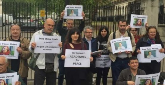 Londra'da tutuklu Barış Akademisyenlerine destek