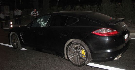 Lüks otomobilinde kurşunlandı!... 1 ölü, 1 yaralı!