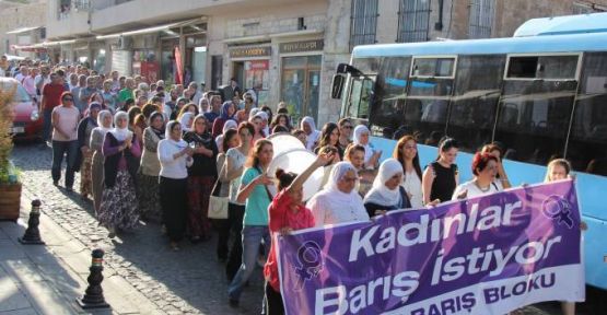 Mardin'de kadınlar savaşa karşı yürüdü