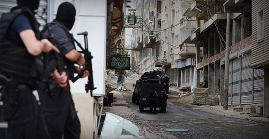 Mardin'de polise roketatarlı saldırı ve çatışma