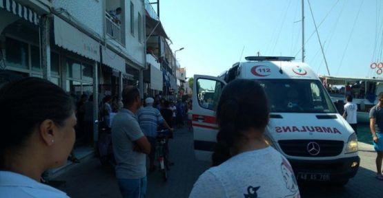 Marmaris'te tur teknesi battı!