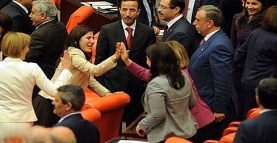 Mecliste Pantolon Serbest