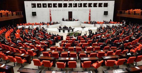 Meclis'te yine kavga: CHP'li vekil hastaneye kaldırıldı
