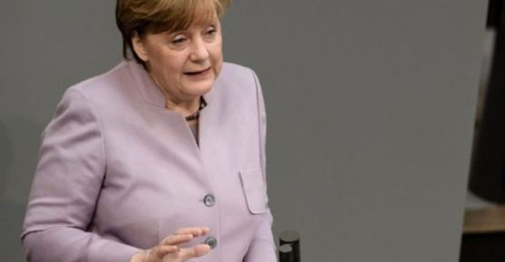 Merkel: Türkiye gözlemcilerin sorularını yanıtlamalı    
