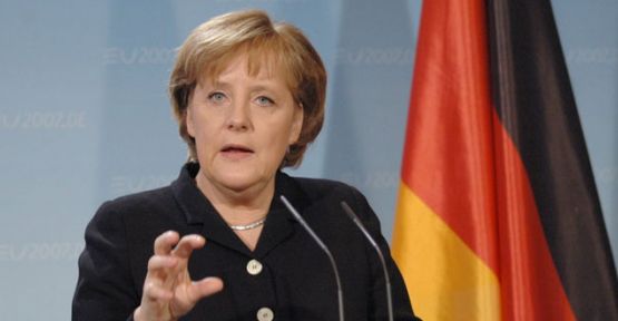 Merkel'den 'dokunulmazlık' açıklaması: Endişe verici