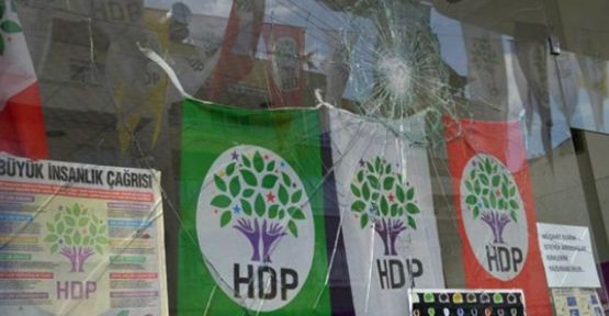 Mersin'de HDP seçim bürosuna saldırı
