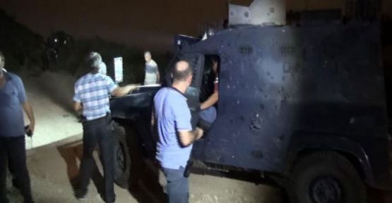 Mersin'de polis aracına saldırı!