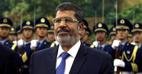 Mısır televizyonu: Mursi mahkemede öldü