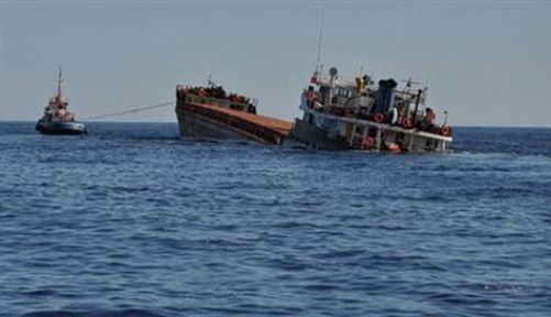 Mülteci teknesi battı: 12 kişi kayıp