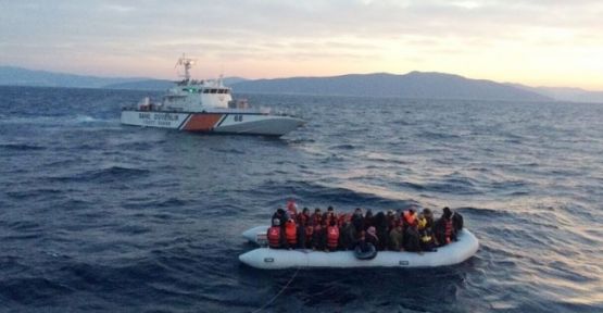 Mülteci teknesi battı: 5 ölü   