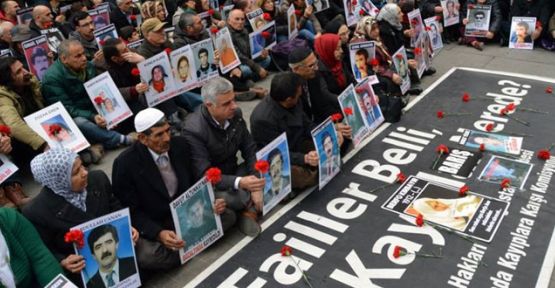 'Ne Cizre'de ne Merasim Sokak'ta evlatların ölmesine razı değiliz'