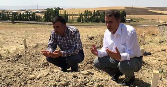 Nehirde boğulan 4 çocuk, yan yana toprağa verildi